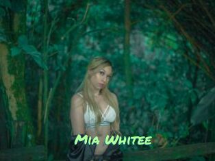 Mia_Whitee