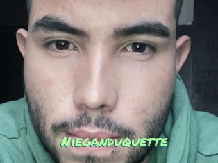 Nieganduquette