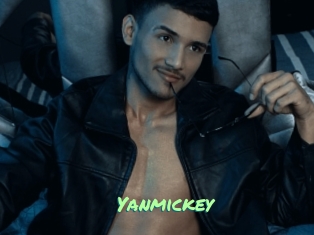 yanmickey Gothicorgien